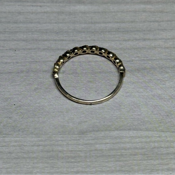 10k Solid Yellow Gold and Cz Minimalist Ring - Picture 3 of 6